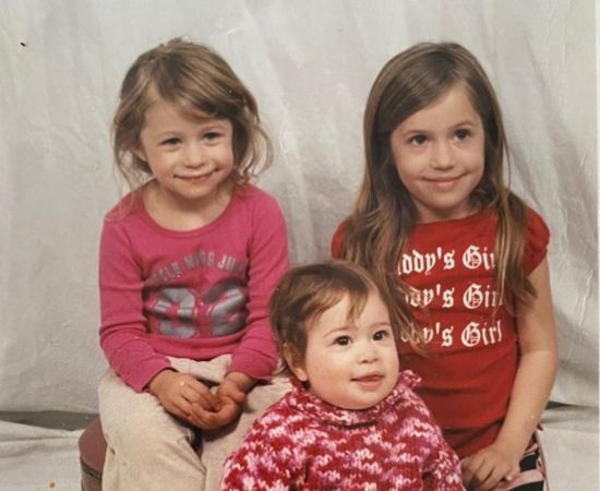 An old picture of Odessa A'zion (left) with her sisters, Gideon Adlon (right) and Rocky Adlon. 